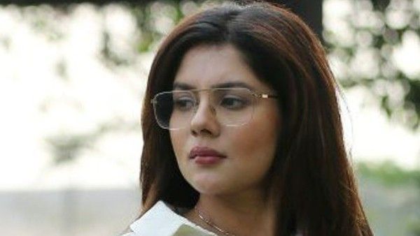 టాలీవుడ్ లో కలకలం.. నటికి టాప్ డైరెక్టర్ పేరుతో మెసేజ్..ఒకరోజు గడిపితే నువ్వే హీరోయిన్ అంటూ!