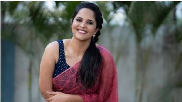 పుష్ప సినిమా నుంచి అనసూయ లుక్స్ లీక్.. వామ్మో ఇలా ఉందేంటి, ఆడేసుకుంటున్న నెటిజన్లు!