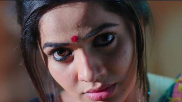 Karthika Deepam అదిరిపోయిన మోనిత ఎంట్రీ.. కార్తీక్‌కు ముద్దులు పెడుతూ షాకింగ్‌గా