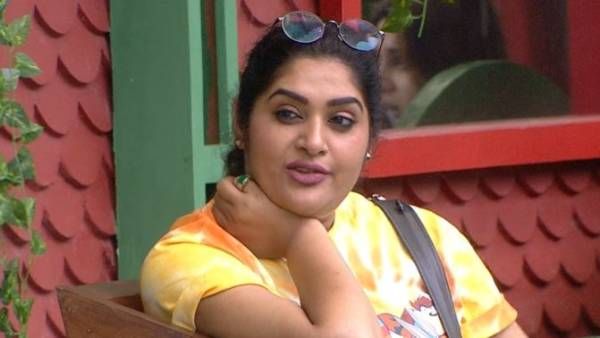 Bigg Boss 5 Telugu Day 3 Unseen: ఆయనకు ఎక్కడ తగ్గాలో.. నెగ్గాలో తెలుసు.. అతడికి ఏమీ తెలియదు.. ప్రియ రచ్చబండ ము