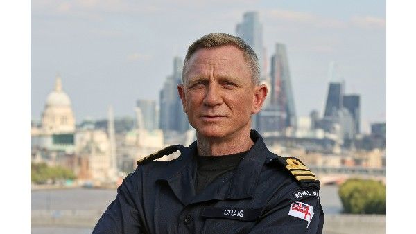 Daniel Craig రాయల్ నేవిలో కమాండర్‌గా జేమ్స్ బాండ్.. డేనియల్ క్రేగ్‌కు అరుదైన గౌరవం