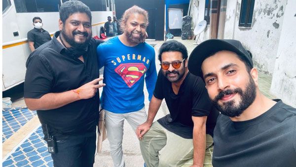 ఆదిపురుష్ సెట్స్‌లో స్టైలిష్ లుక్‌లో ప్రభాస్: వాళ్లందరి నోళ్లు మూయించేంత హ్యాండ్సమ్‌గా!