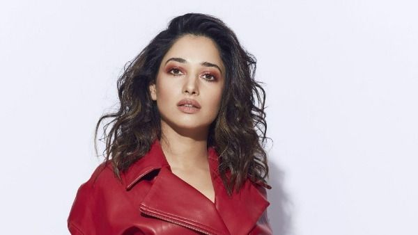 Tamannaah bhatiya: అతన్ని నమ్మి మోసపోయా.. ఇప్పుడు అనారోగ్యంతో బాధ పడుతున్నానంటూ షాకింగ్ కామెంట్స్!