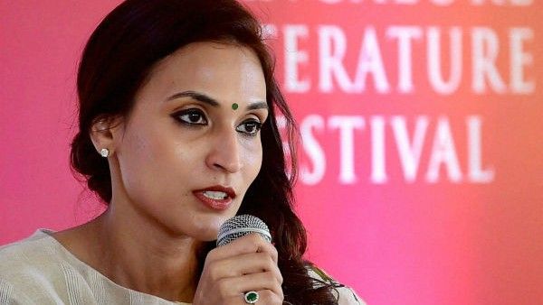 రజనీ కుమార్తె డైరెక్షన్ లో స్ట్రెయిట్ తెలుగు సినిమా.. రంగంలోకి లైకా ప్రొడక్షన్ సంస్థ!