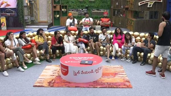 Bigg Boss: మిడ్‌‌నైట్ రెచ్చిపోయిన ఆ కంటెస్టెంట్లు.. చుట్టూ కెమెరాలు ఉన్నా ముద్దులు పెట్టుకుంటూ!