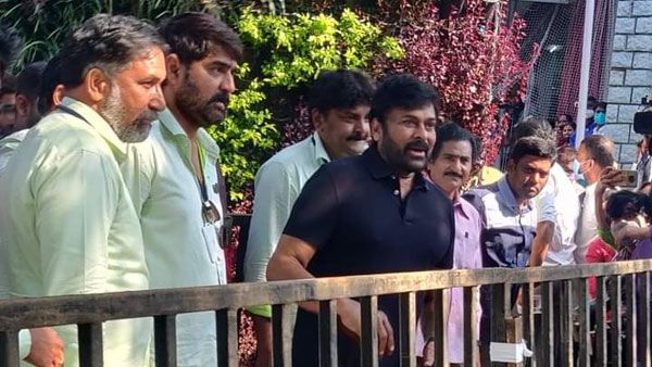 Maa Elections: ఓ వైపు గొడవలు.. మీడియాపై మెగాస్టార్ సెటైర్.. మీకు కావాల్సింది దొరికింది కదా!