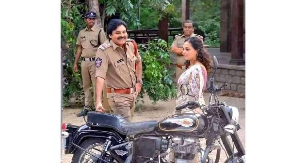 భీమ్లా నాయక్ స్పెషల్ స్టిల్ లీక్.. నిత్యా మీనన్ తో పవర్ స్టార్ క్యూట్ స్మైల్!