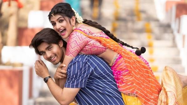 Pelli SandaD Day 1 Collection: పండగరోజు శ్రీకాంత్ తనయుడి సందడి.. నెగిటివ్ టాక్ వచ్చినా గట్టిగానే..