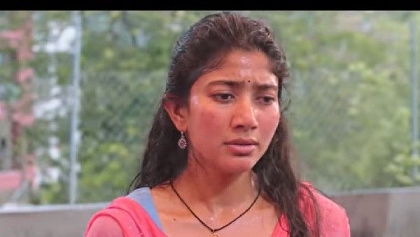 Love Story నుంచి అదిరిపోయే కానుక: హైలైట్ అయిన దాన్నే రిలీజ్ చేసిన యూనిట్