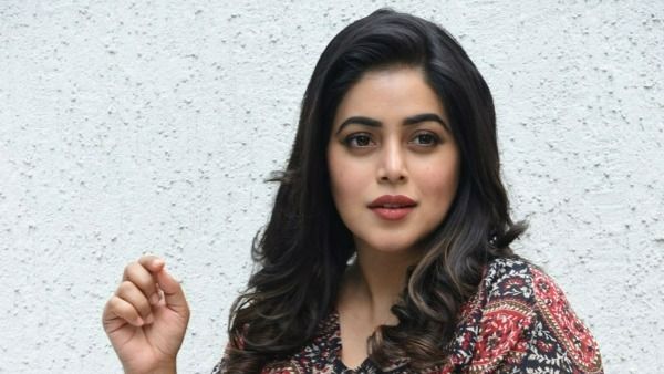 Poorna Interview బాలకృష్ణతో నాకు ఆ టెన్షన్.. ఆయన చూస్తే దేవుడిని చూసినట్టు ఫీలింగ్.. దిష్టి తగులుతుందేమనని భయం
