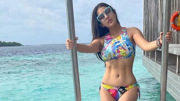 ఈ హీరో కూతురికి ఒంటి మీద బట్టలు నిలిచేట్టు లేవే.. బీచ్ లో విప్పేసి రచ్చ రచ్చ.. తెలుగు హీరోయిన్స్ పనికిరారుగా!