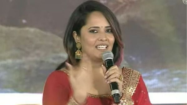 బన్నీకి అనసూయ డబుల్ మీనింగ్ డైలాగ్.. వెంటనే కవరింగ్.. వీళ్ళందరూ ఏమైపోతారో అంటూ రష్మికను కూడా!