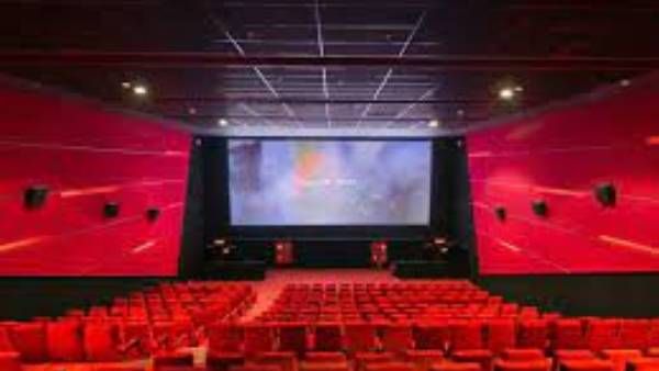 రంగంలోకి ఫిలిం ఛాంబర్.. తెలంగాణలో టికెట్ రేట్ల తగ్గింపు.. వాళ్లకు రీఫండ్ కూడా??