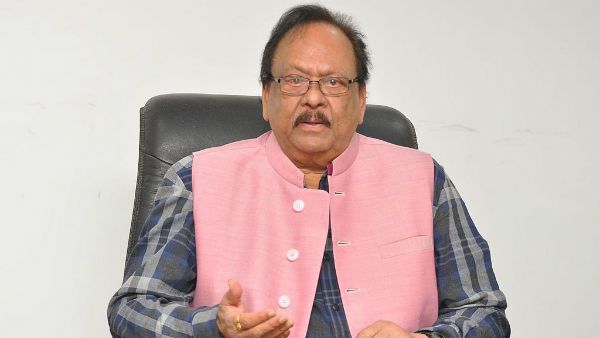 రాధేశ్యామ్ లో కృష్ణంరాజు స్పెషల్ క్యారెక్టర్.. ఫొటో వైరల్.. మళ్ళీ ఇన్నాళ్లకు..