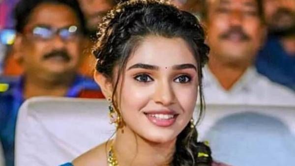 అగ్ర హీరోయిన్స్ కు షాక్ ఇవ్వబోతున్న ఉప్పెన బ్యూటీ.. ఆ ప్లాన్ వర్కౌట్ అయితే తిరుగుండదు!