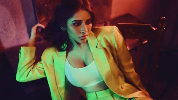 పొట్టి నిక్కరులో దడ పుట్టిస్తున్న రామ్ హీరోయిన్.. ఇంతకంటే హాట్ స్టిల్ మరొకటి ఉంటుందా?