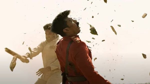 RRR ట్రైలర్ లో ఇది గమనించరా.. రామ్ చరణ్ మొహం మీదే కొట్టిన తారక్.. స్లో మోషన్ లో అరాచకం!