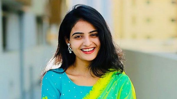 టాప్ విప్పేసి మరీ రెచ్చిపోయిన అనన్య నాగళ్ల: తొలిసారి ఇంత ఘాటుగా కనిపించిన వకీల్ సాబ్ భామ