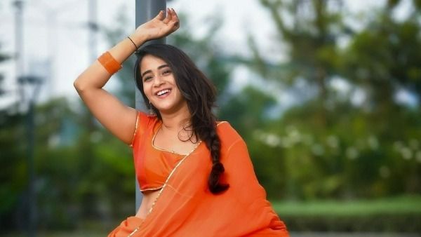 శ్రీరెడ్డి రిలేషన్ కామెంట్స్ కి దీప్తి సునైనా కౌంటర్.. అప్పుడు తెలీదు కానీ ఇప్పుడు తెలుసు కదా!