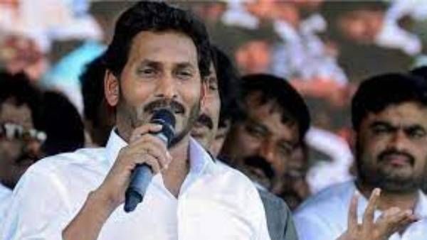 పేదలకు సినిమా ఇండస్ట్రీ శత్రువులు.. టికెట్ రేట్ల పెంపు మీద నోరు విప్పిన వైఎస్ జగన్