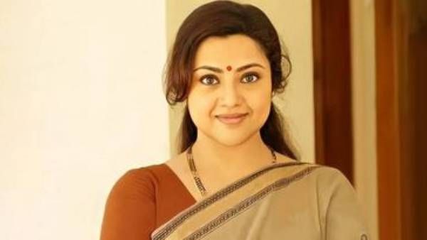 బ్యాడ్ న్యూస్ అంటూ సీనియర్ హీరోయిన్ మీనా షాకింగ్ పోస్ట్.. ఫ్యామిలీ మొత్తం ఇబ్బంది పడేలా..