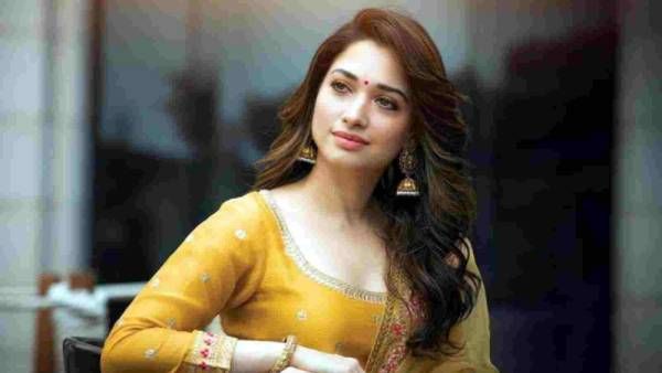 Tamannaah Bhatia స్పోర్ట్స్ బ్రాలో మిల్కి బ్యూటీ మాస్ స్టెప్పులు.. వరుణ్ సందేశ్‌కు, మరో హీరోయిన్‌కు సవాల్
