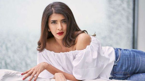 ఉల్లిపొర లాంటి డ్రెస్ మంచు లక్ష్మి షో: ఓ రేంజ్‌లో ఎద అందాలు ఆరబోత