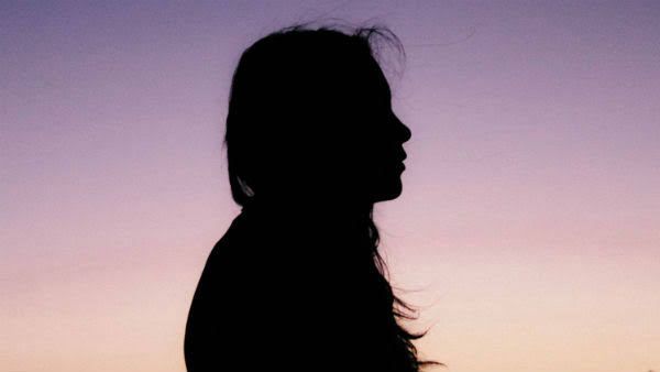 'హిట్'తో తలెకెక్కిన పొగరు.. డైరెక్టర్లను ఏడిపించుకుతింటున్న తెలుగు హీరోయిన్.. క్రేజ్ అలా వాడుతోందట!