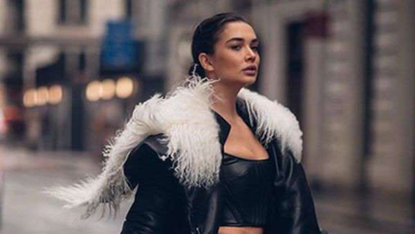 ఉల్లిపొర లాంటి డ్రెస్‌తో రెచ్చిపోయిన చరణ్ హీరోయిన్: తల్లైన తర్వాత కూడా ఇంత దారుణంగా!