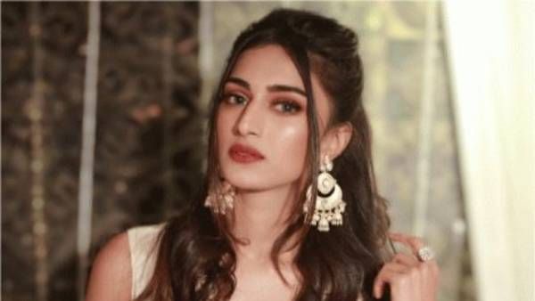 సౌత్ సినిమాల్లో ప్యాడింగ్స్ పెట్టారు..చాలా అవ‌మానంగా అనిపించేది.. హీరోయిన్ కామెంట్స్ వైరల్