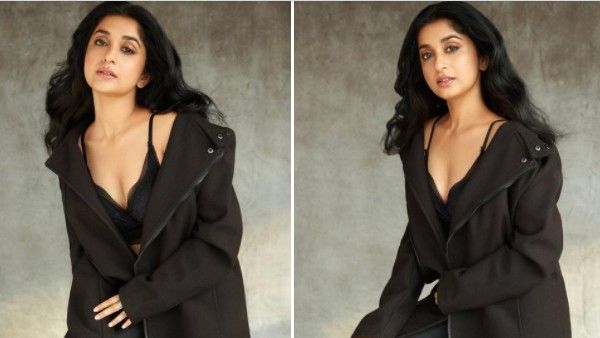 బ్రా కనిపించేలా మీరా జాస్మిన్ రచ్చ.. హాట్ డోస్ మాములుగా లేదుగా