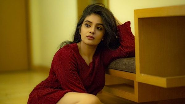 ప్రేమికుల రోజున షాకిచ్చిన శ్రీముఖి: ఏకంగా ఆ ఫొటోతో సర్‌ప్రైజ్.. బాయ్‌ఫ్రెండ్ అతడేనా!