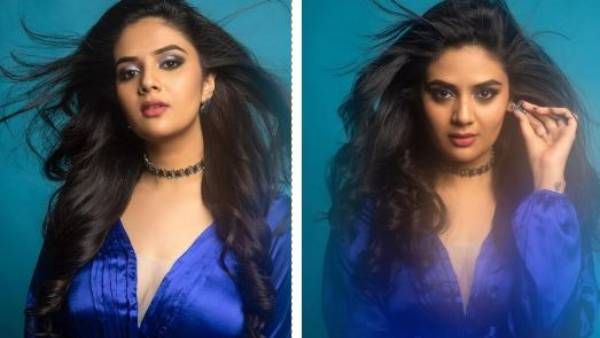 ఉల్లిపొర లాంటి డ్రెస్‌లో శ్రీముఖి రచ్చ: ఎద అందాలు చూపిస్తూ తొలిసారి ఇంత ఘాటుగా!