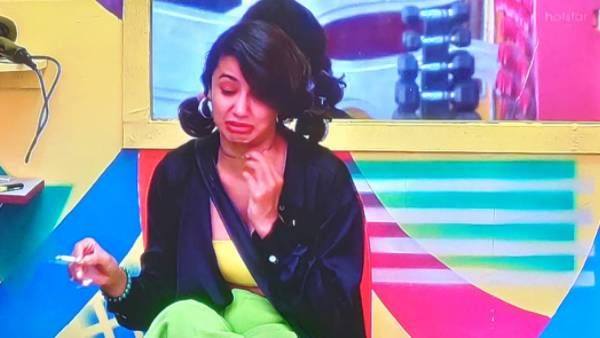 Bigg Boss Non Stop బ్యాంకాక్‌ బీచ్‌లో అలా.. చేతిలో సిగరెట్‌తో తేజస్విని, ముమైత్ దమ్ మారో దమ్