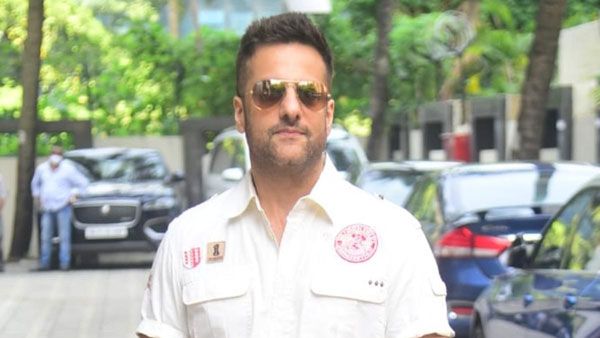 సినిమా అట్టర్ ఫ్లాప్.. నిర్మాతలు డబ్బు లాగేసుకొన్నారు..ఆ సమయంలోనే ఇద్దరు బిడ్డలు పొగొట్టుకొన్నా..ఫర్దీన్ ఖాన్