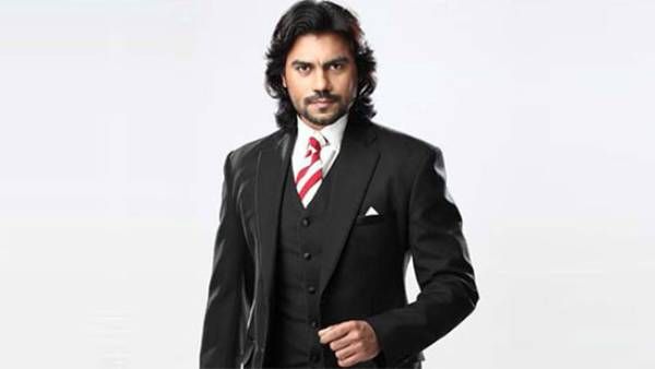 bheemla nayak: హిందీలో పవన్ కళ్యాణ్ కు డబ్బింగ్ చెప్పింది ఇతనే.. మోస్ట్ టాలెంటెట్ యాక్టర్