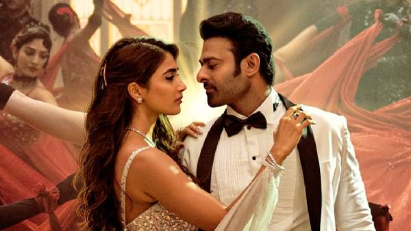 ఇది కదా ప్రభాస్ క్రేజ్ అంటే.. షోకి వంద టికెట్ల కావాలట.. ఇదెక్కడి లెక్క?