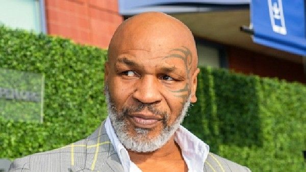Mike Tyson : తోటి ప్రయాణికుడిని చితక్కొట్టిన బాక్సింగ్ లెజెండ్.. అసలు ఏమైందంటే?