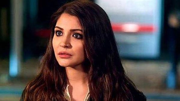 అనుష్క శర్మ ఎద అందాల ఆరబోత: తల్లైనా తగ్గకుండా.. కోహ్లీ భార్యను ఇలా చూశారంటే!