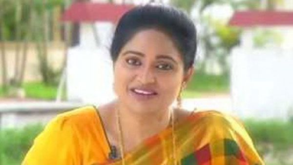 వాళ్లది శవ రాజకీయం.. సొంత పార్టీపైనే దుమ్మెత్తి పోసిన నటి దివ్యవాణి