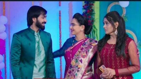 Karthika Deepam నిరుపమ్ పెళ్లి హిమతో.. జ్వాలాకు షాకిచ్చిన సౌందర్య