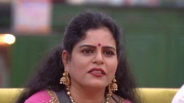 విశ్వక్ వివాదంలోకి అన‌సూయని లాగిన కరాటే కళ్యాణి.. ఆమె వాడితే, రోడ్డెక్కి డాన్స్ చేస్తే తప్పు లేదా?