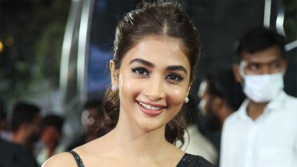 Pooja Hegde కేన్స్‌లో మెరిసిన బుట్టబొమ్మ.. నా డ్రీమ్ అంటూ పూజా హెగ్డే ఎమోషనల్
