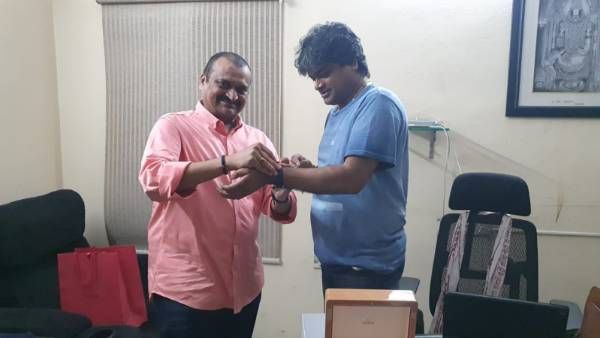 10 years of Gabbar Singh డైరెక్టర్‌ హరీష్ శంకర్‌కు బండ్ల గణేష్ అరుదైన గిఫ్ట్.. ఖరీదు ఎంతో తెలుసా?