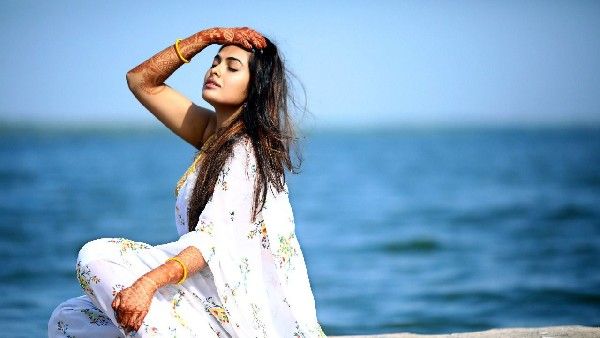 తోడు కావాలంటూ బిగ్ బాస్ దివి పోస్ట్: ప్రతి శుక్రవారం రాత్రి తనతో అలా చేస్తానని ఆఫర్