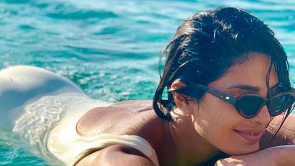 బ్రా లేకుండా నెక్ డ్రెస్లో ప్రియాంక చోప్రా అందాల ఆరబోత.. టాప్‌ ఉన్నా లేనట్టే క్లీవేజ్ షో!