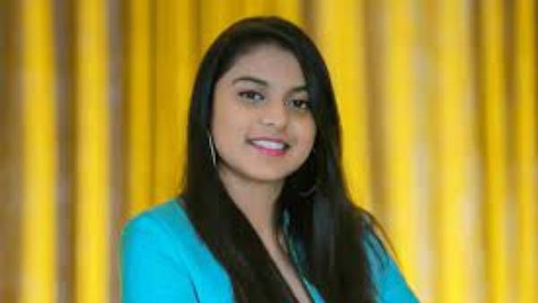 Anshumalika: వైరల్ అవుతున్న రోజూ కూతురి లేటెస్ట్ ఫొటో.. లవ్ సింబల్ తో సర్‌ప్రైజ్..