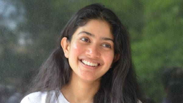 Virata Parvam గత జన్మలో అలా పుట్టి ఉంటానేమో.. ఆ భయానక పరిస్థితులు చూసి.. సాయిపల్లవి ఎమోషనల్ ఇంటర్వ్యూ