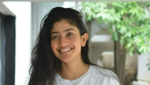 కాశ్మీర్ ఫైల్స్ కీ 'జై శ్రీ రామ్' అనే వాళ్ళకు తేడా ఏముంది.. సాయి పల్లవి వివాదాస్పద కామెంట్స్