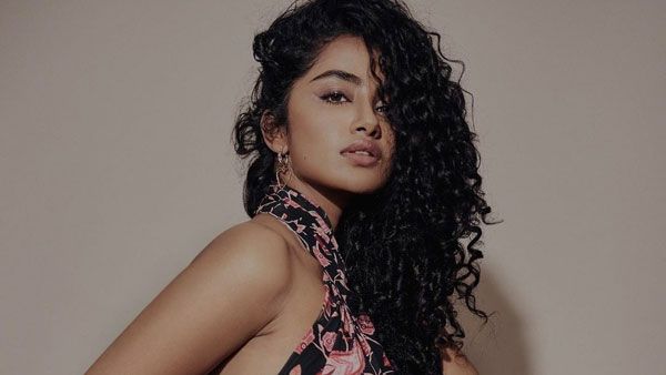 Anupama Parameswaran: మొదటిసారి బ్యాక్ లెస్ అందాలతో కనిపించిన అనుపమ.. మైండ్ బ్లోయింగ్!